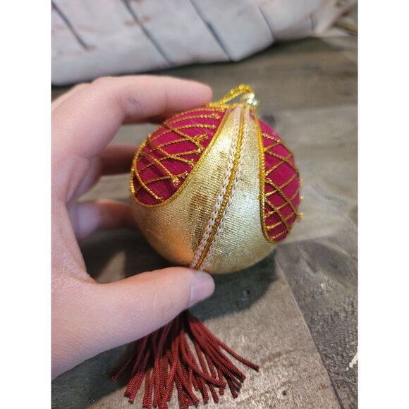 Satin AS IS gold red tassel ball ornament Xmas - Picture 4 of 9